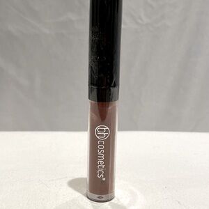 BH Cosmetics Liquid Linen Lipstick in Stephanie, New.